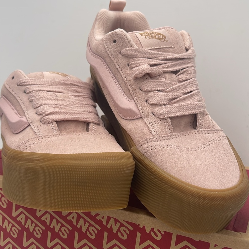 Vans WMNS Knu Stack Rose Smoke/Gum
VN000CP6CYA Platforms Sneakers - Picture 5 of 16
